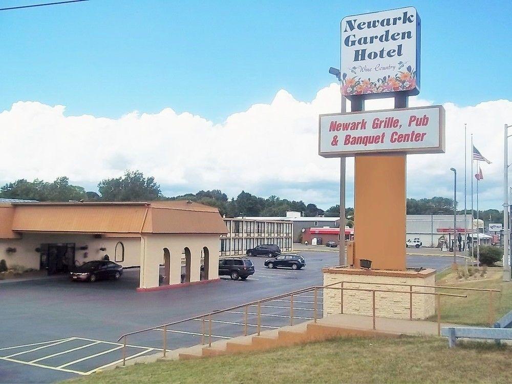 Quality Inn Finger Lakes Region Newark Exterior photo